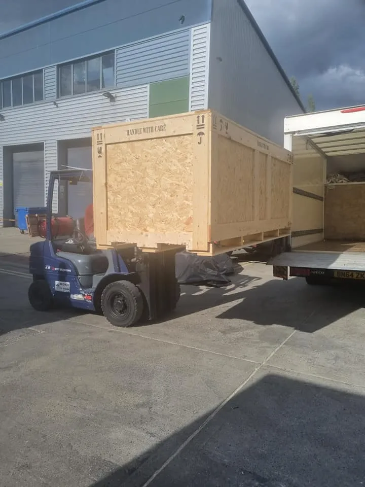 Custom crate – Made-to-measure timber protection – MV Movers